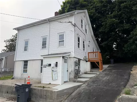 372 Hawkins St, Providence, RI 02904