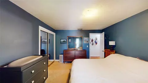 Bedroom - 38 Vanstone Ave, Warwick, RI 02889 photo 4 of 6
