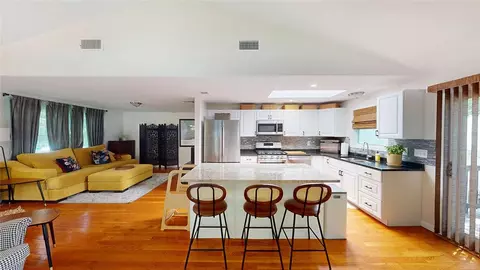 Kitchen - 38 Vanstone Ave, Warwick, RI 02889 photo 3 of 3