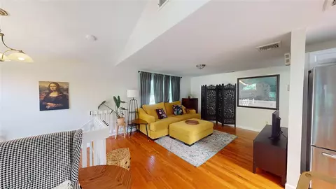 Living - 38 Vanstone Ave, Warwick, RI 02889 photo 2 of 3
