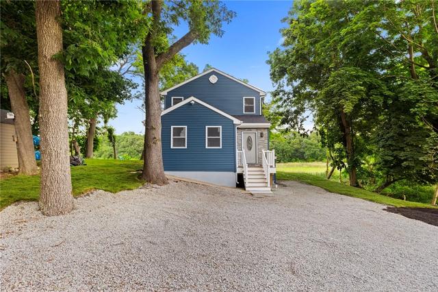 18 Pevear Ave, Warwick, RI 02886
