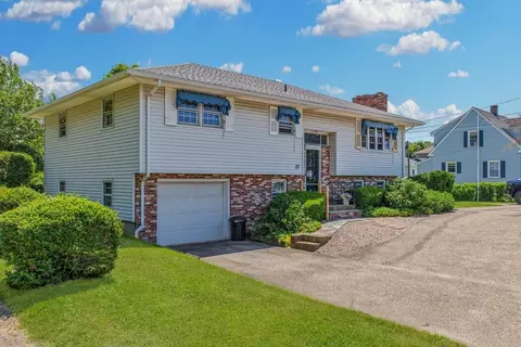 77 Tower St, Westerly, RI 02891