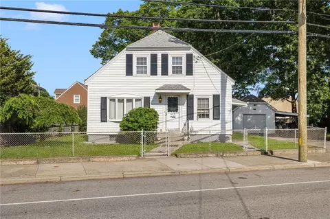463 Power Rd, Pawtucket, RI 02860