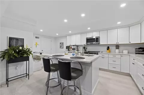 Kitchen - 19 Moonlight Dr, Westerly, RI 02891 photo 6 of 7