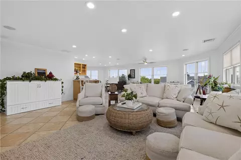 Living - 19 Moonlight Dr, Westerly, RI 02891 photo 5 of 7