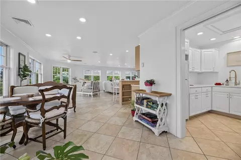 Entry Way - 19 Moonlight Dr, Westerly, RI 02891 photo 2 of 2