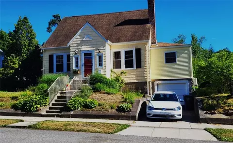146 Lexington Ave, Cranston, RI 02910