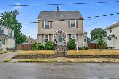 86 Westwood Ave, Cranston, RI 02905
