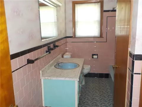 Bath - 325 Morin St, Woonsocket, RI 02895 photo 1 of 1
