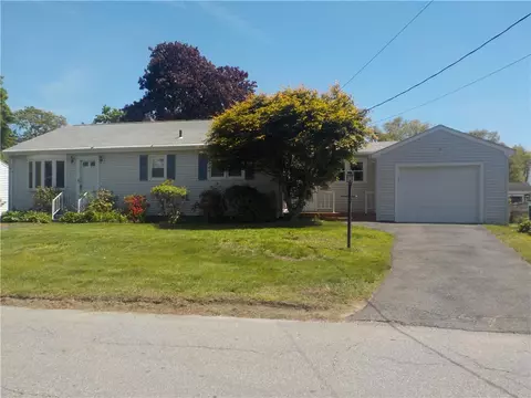 325 Morin St, Woonsocket, RI 02895