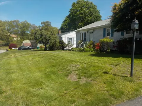 Exterior - 325 Morin St, Woonsocket, RI 02895 photo 4 of 5