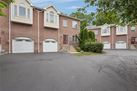 131 Fruit Hill Ave #9, North Providence, RI 02911