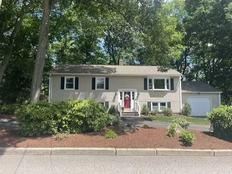 123 Hines Farm Rd, Cranston, RI 02921