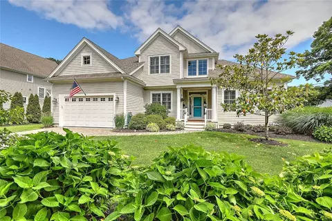 49 Walley St, Bristol, RI 02809