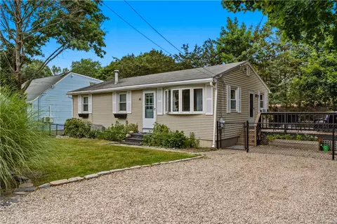 44 Highbank Ave, North Kingstown, RI 02852