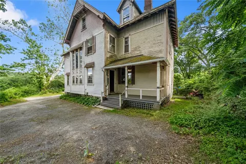 Exterior - 22 Main St, Hope, RI 02831 photo 2 of 6