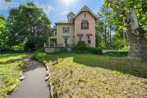 Exterior - 22 Main St, Hope, RI 02831 photo 4 of 6
