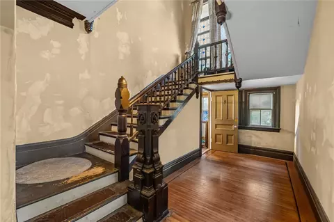 Entry Way - 22 Main St, Hope, RI 02831 photo 2 of 4