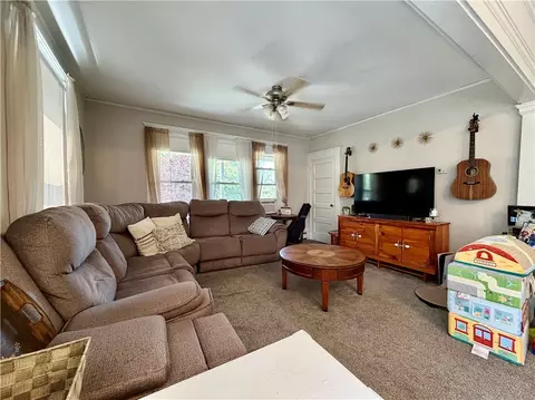 Living - 415 Harris Ave, Woonsocket, RI 02895 photo 8 of 10