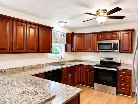 182 Gorham Ave, Warwick, RI 02886 photo 4