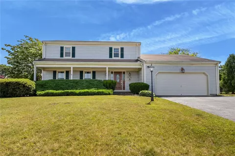 4 Karen Ln, Bristol, RI 02809