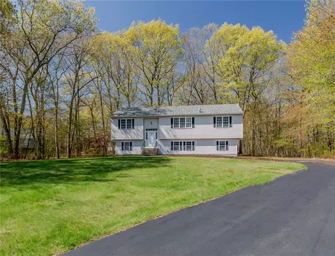 136 Hope Hill Ter, Cranston, RI 02921