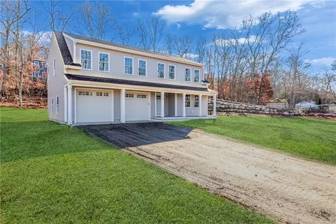 53 Bradford Rd, Westerly, RI 02891