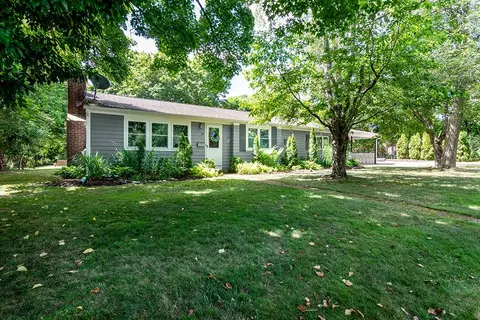 19 Waldron Ave, North Kingstown, RI 02852