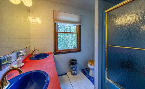 Bath - 117 S Killingly Rd, Foster, RI 02825 photo 2 of 6