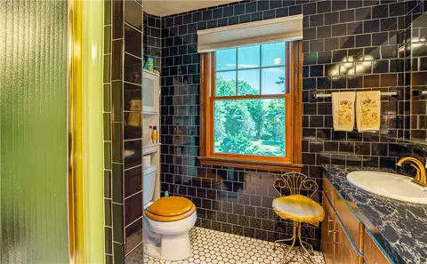 Bath - 117 S Killingly Rd, Foster, RI 02825 photo 6 of 6
