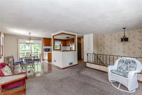 Living - 72 2nd Point Rd, Warwick, RI 02889 photo 1 of 2