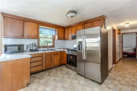 Kitchen - 72 2nd Point Rd, Warwick, RI 02889 photo 1 of 2