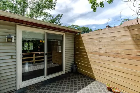 Exterior - 72 2nd Point Rd, Warwick, RI 02889 photo 3 of 4