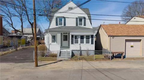 15 Redfern St, North Providence, RI 02911