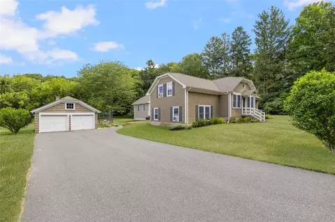 15 Little Pond County Rd, Cumberland, RI 02864