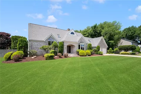 Exterior - 40 Alpine Estates Dr, Cranston, RI 02921 photo 5 of 13