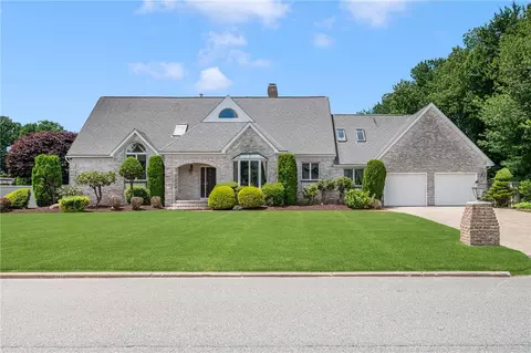 Exterior - 40 Alpine Estates Dr, Cranston, RI 02921 photo 3 of 13