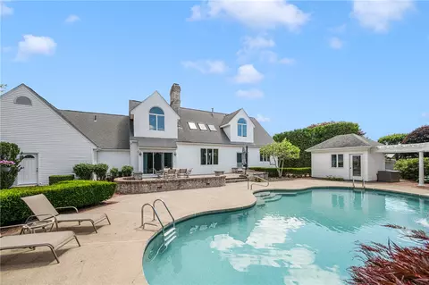 Exterior - 40 Alpine Estates Dr, Cranston, RI 02921 photo 8 of 13