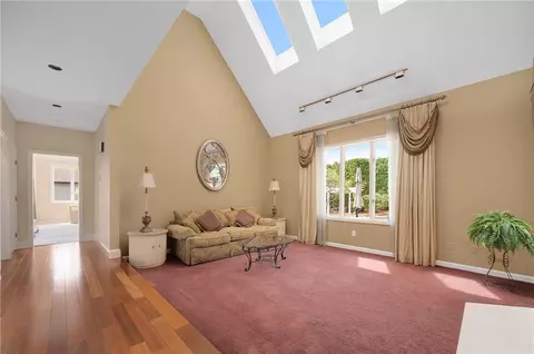 Living - 40 Alpine Estates Dr, Cranston, RI 02921 photo 3 of 6