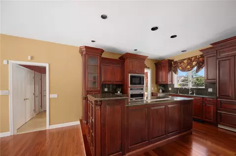 Kitchen - 40 Alpine Estates Dr, Cranston, RI 02921 photo 2 of 3