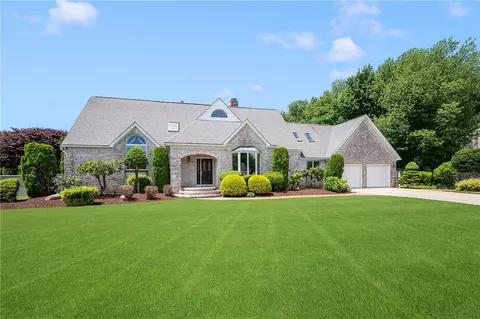Exterior - 40 Alpine Estates Dr, Cranston, RI 02921 photo 6 of 13