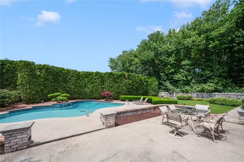 Exterior - 40 Alpine Estates Dr, Cranston, RI 02921 photo 9 of 13