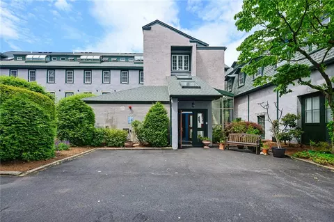 25 Water St #205, East Greenwich, RI 02818