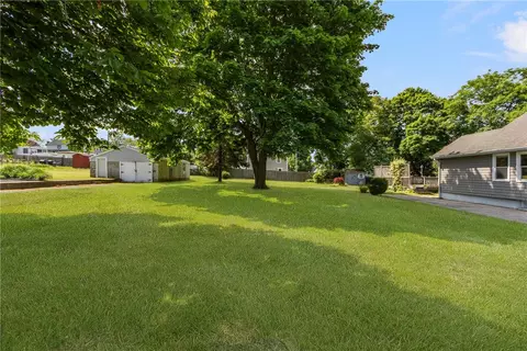 0 Reservoir Rd, Middletown, RI 02842