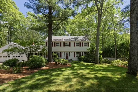 58 Sycamore Dr, East Greenwich, RI 02818