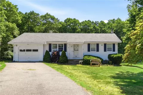 42 Charles Ave, Charlestown, RI 02813
