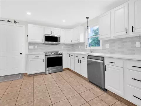 Kitchen - 2 Brookfield Rd, Coventry, RI 02816 photo 2 of 6