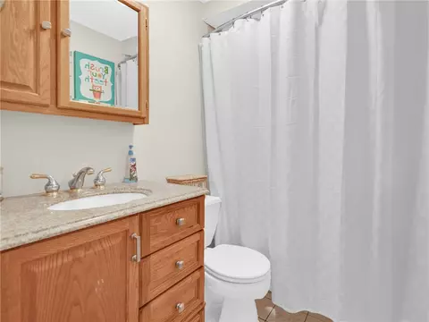 Bath - 2 Brookfield Rd, Coventry, RI 02816 photo 2 of 3