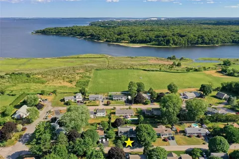 46 Netop Dr, East Greenwich, RI 02818