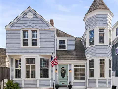 43 Howard St, Newport, RI 02840
